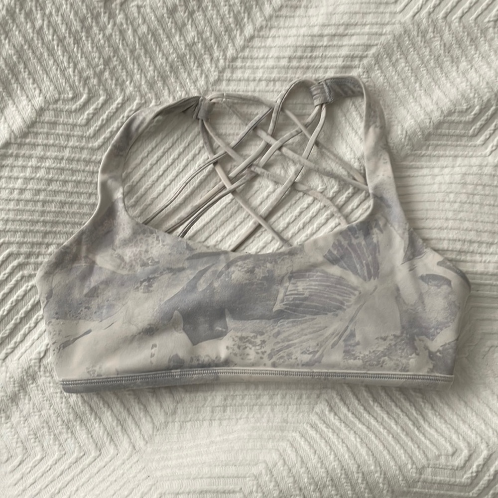 Lululemon Free to Be Sports Bra